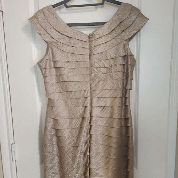 Dresses worn only once! - Picture 5 of 8